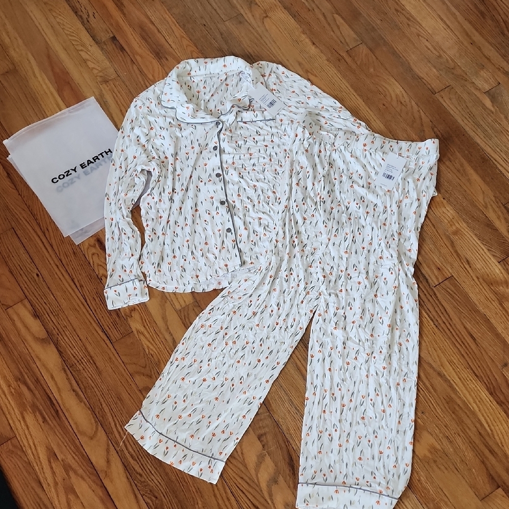 Cozy Earth Women's Bamboo Stretch Pajamas Set - Longsleeve Sienna Tulips Floral